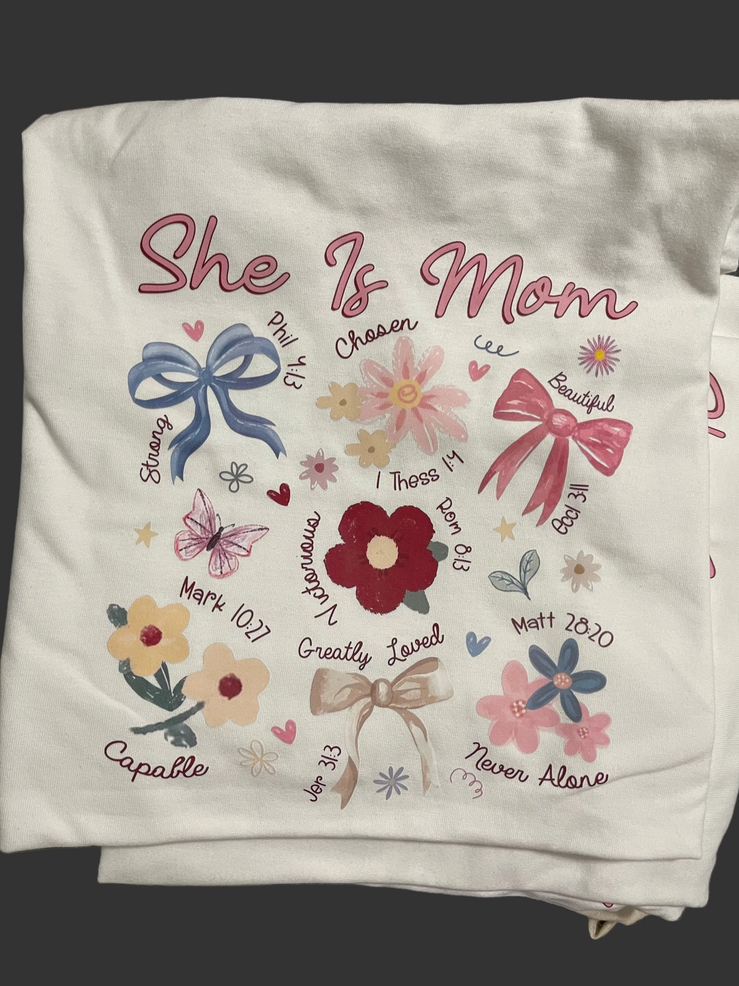 She Is Mom T-Shirt | Camisa para Mamá | Regalo Perfecto | Spring Floral Graphic Tee